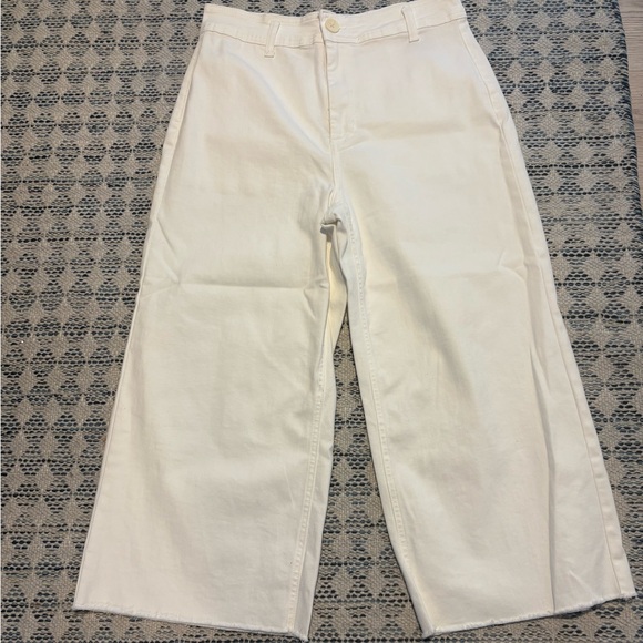 Oat New York Denim - OAT New York Women's white Wide-Leg Jeans crop. 12/31”waist. Like new